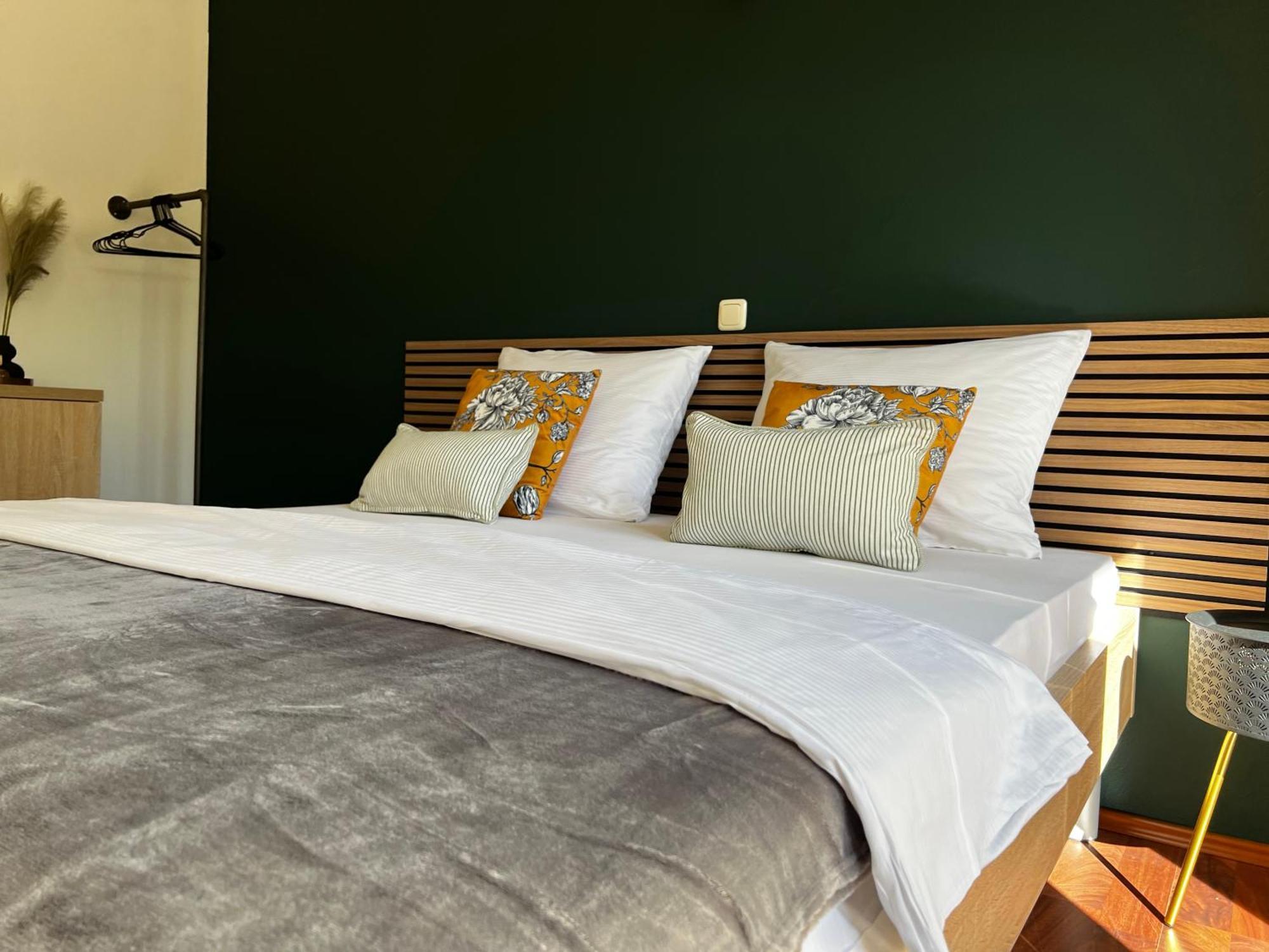 Kavajin Rooms Duće Rum bild
