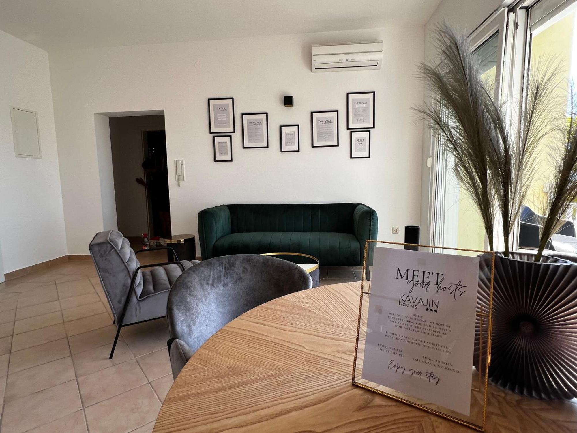 Kavajin Rooms Duće Rum bild